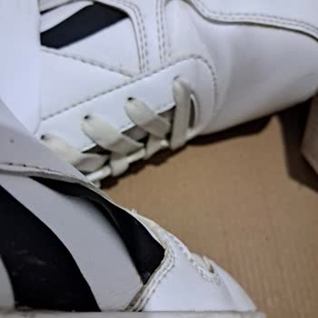 FLO Ayakkabı FLO Mağazasından Alınan Reebok Marka Ayakkabı