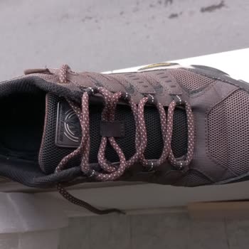 Kısa Sürede Yanları Açılan Skechers Ayakkabı Değiştirilmedi.