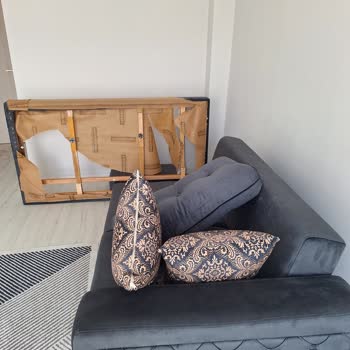 Eskişehir Gündoğdu Mobilya Koltuğu Parçalayıp Gittiler