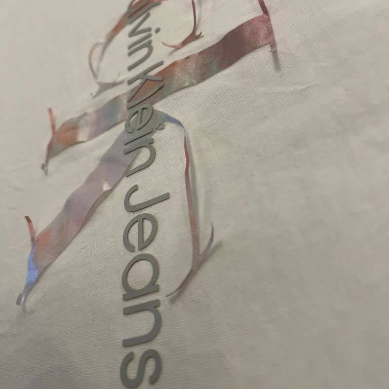 Calvin Klein Kaliteli Markadan Beklenmedik Kalite Sorunu