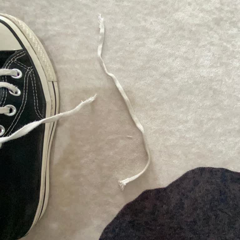 Converse Bağcıklarım Koptu Krem Rengi Bağcık Talep Ediyorum