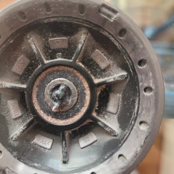 Dyson V15 Turbo Başlık