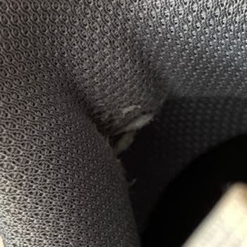 Adidas Ürünlerinin Arkasında Durmuyor!