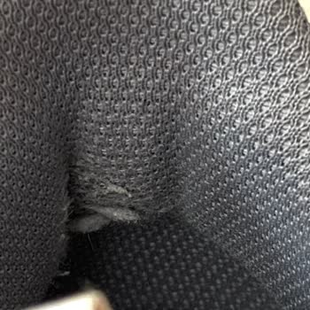 Adidas Ürünlerinin Arkasında Durmuyor!