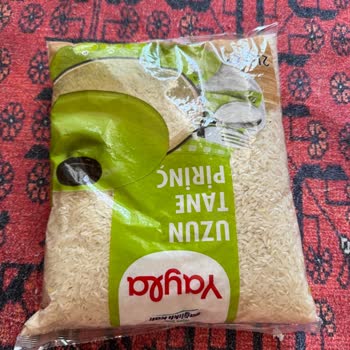 Yayla Bakliyat Açılmamış Pirinç Paketinin İçi Böcek Dolu