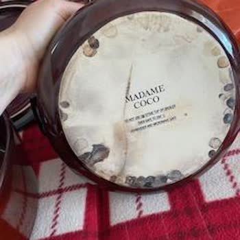 Madame Coco Türkiye'de İngilizce Uyarı