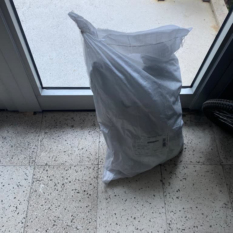 PTT Kargo Pişmanlıktır, Kargomu Apartman Kapısına Bırakıp Gitmişler