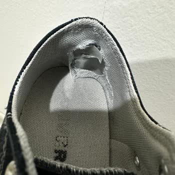 Converse'in 3-4 Ayda Yırtılan İç Astarı