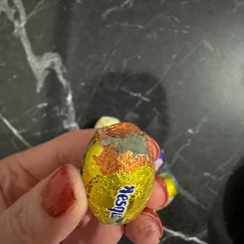 Nestle Çikolatadan Küf Şoku