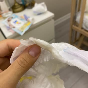 Molfix Bebek Bezinin İçinde Bilinmeyen Bir Madde