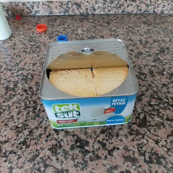 Teksüt Marka Peynir SKT'sine Daha Var Olmasına Rağmen Bozuk Çıktı.