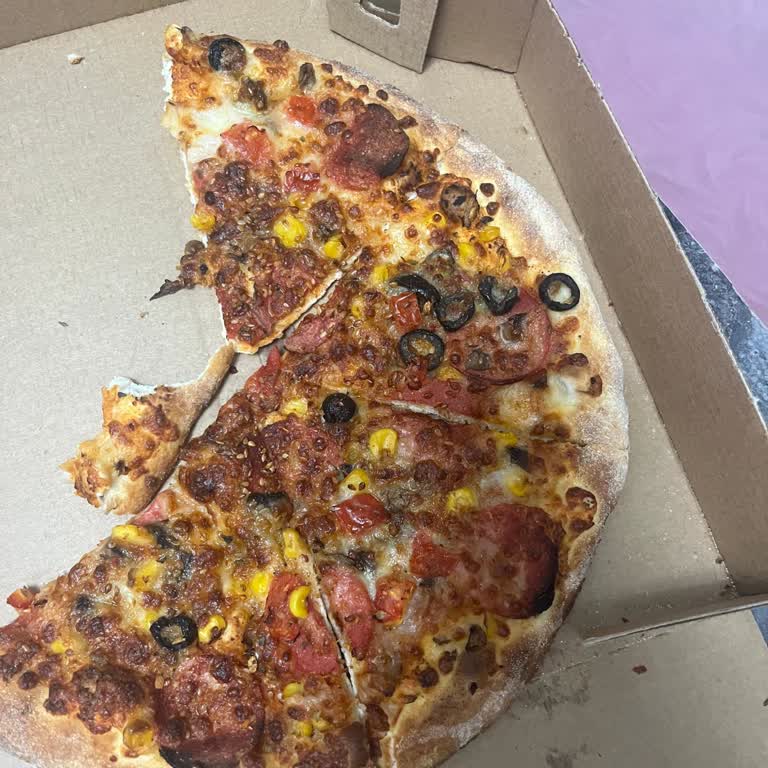 Domino's Pizza Bolmalzemos Yerine Kuru Ekmek!