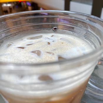 Starbucks Kahvesinden Böcek Yumurtası Çıktı