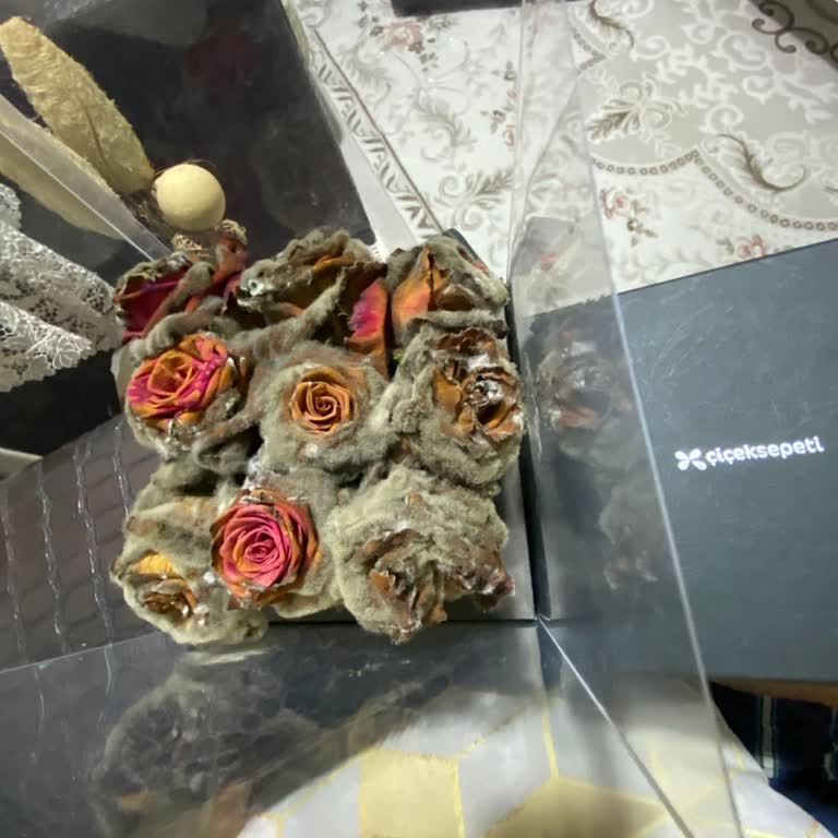 ÇiçekSepeti Küflü Çiçek Güller