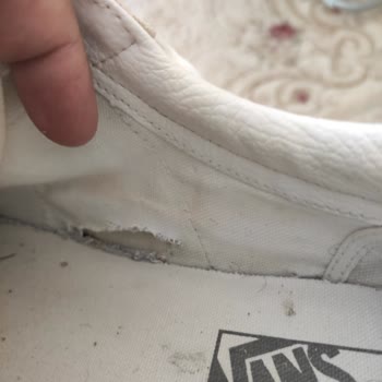 Online Lostra Ayakkabı Bakımında Hayal Kırıklığı, Uzun Süreli Bekleyiş Ve Kötü Sonuç