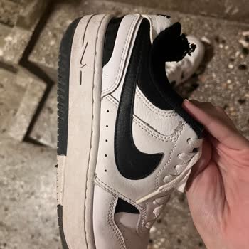 Sneaks Up Yırtılma Ve Koku Sorunu