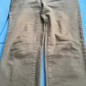 Faik Sönmez Giyilmeyecek Haldeki Pantolon