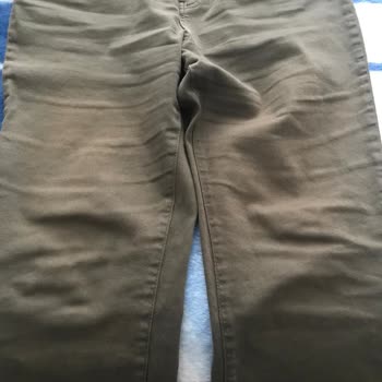 Faik Sönmez Giyilmeyecek Haldeki Pantolon