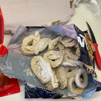 Feast Marka Soğan Halkası Parçalanmış Şekilsiz Geldi