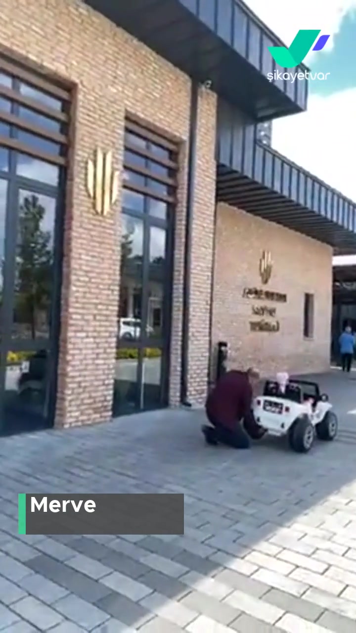 İBB - İstanbul Büyükşehir Belediyesi Adile Sultan Sosyal Tesislerinden Şikayetçiyim! videonun kapak resmi