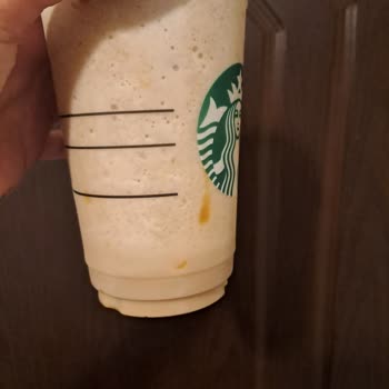 Starbucks İçecekleri Çalışanın Yapamaması