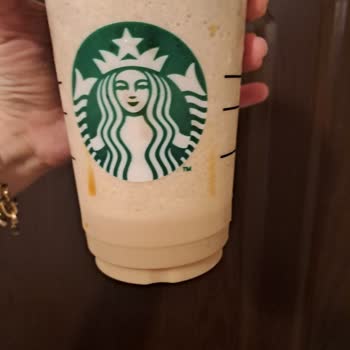 Starbucks İçecekleri Çalışanın Yapamaması