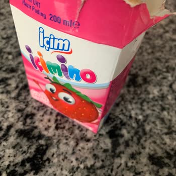 İçim Süt ve Süt Ürünleri İçim Puding İçinden Küf Gibi Yeşil Bir Şeyler Çıktı.