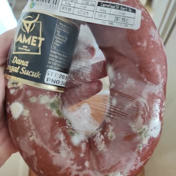 Carrefour'dan Almış Olduğum Sucuk SKT Geçmemesine Rağmen Küflendi