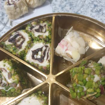 Tuğba Kuruyemiş Kurtlu Ve Küflü Lokum