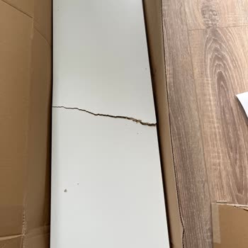 IKEA Kitaplık Parçaları Kırık Geldi