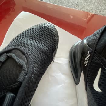 Kusurlu Nike Çocuk Spor Ayakkabı