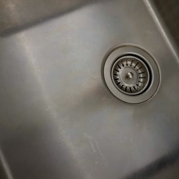 Asil Krom Evye: 30 Yıl Garantili Ürün 2 Ayda Çizildi Ve Lekelendi