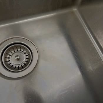 Asil Krom Evye: 30 Yıl Garantili Ürün 2 Ayda Çizildi Ve Lekelendi