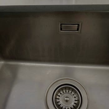 Asil Krom Evye: 30 Yıl Garantili Ürün 2 Ayda Çizildi Ve Lekelendi