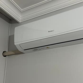 GREE Klima Borunun Geçtiği Kısım Açık Bırakıldı. Montaj Hatası