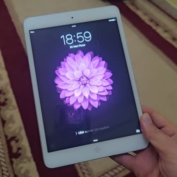 PTT Kargomu Kırdı
