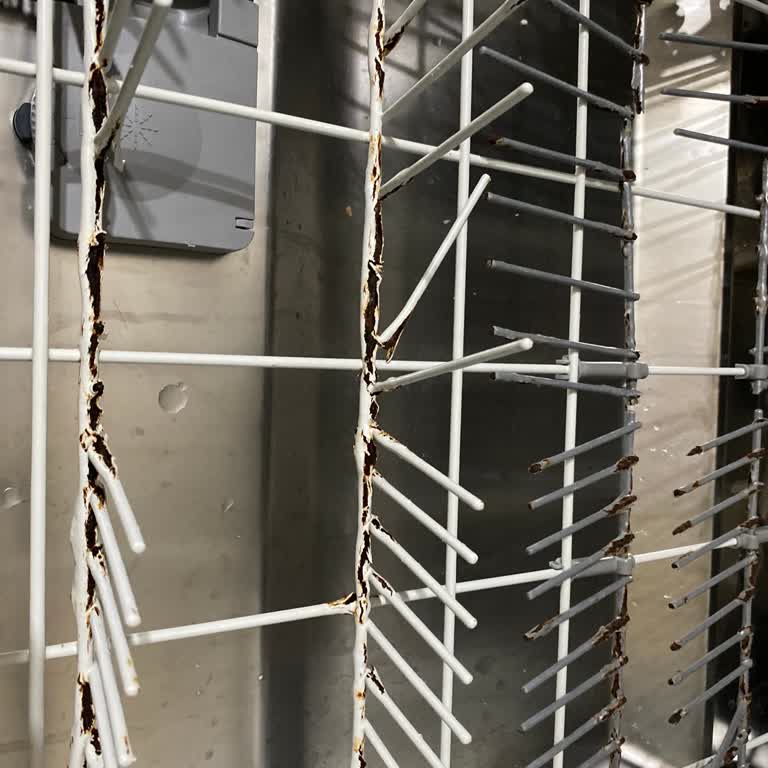 Arçelik 6242 Hit Bulaşık Makinesi Paslandı