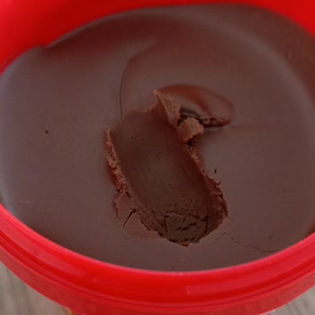 Elvan Gıda Çikolata Ürününde Parmak İzi Şikayeti