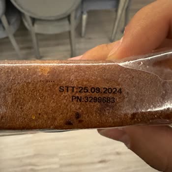 Divan Pastaneleri'nin Küflü Keki