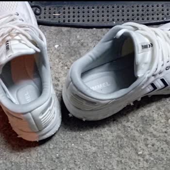 Hummel Ayakkabı Hüsranı, 2. Giyimde Ayakkabı Tabanı Soyuluyor