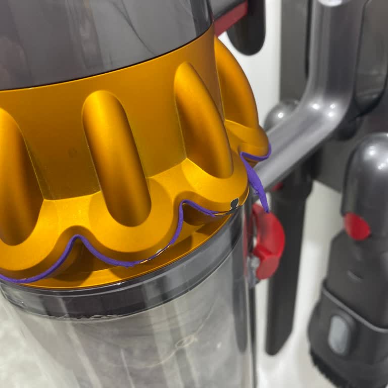 Dyson V15 Papatya Soyulması