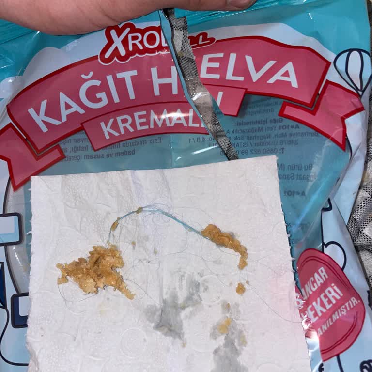 A101 Xroll Kağıt Helvanın İçinden Çıkan Madde!