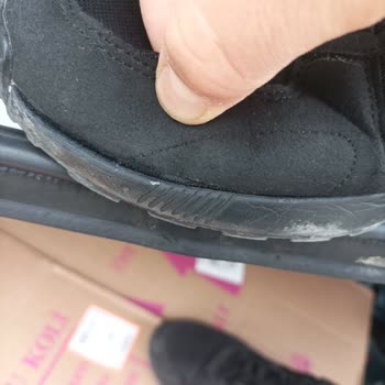 Puma Sonradan Çıkan Kusurlu Ürünü Tarihi Geçtiği İçin İade Edemiyorum.
