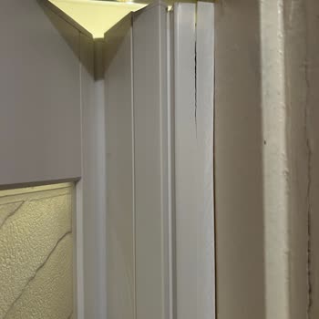 Koçtaş Akordiyon Kapı 4 Ay İçinde Kırıldı