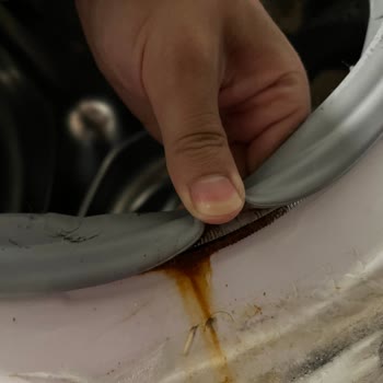 Hoover Kurutmalı Çamaşır Makinesi Su Sızdırıyor