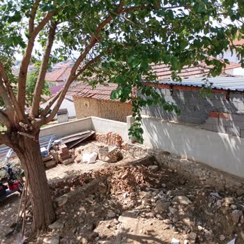Manisa Büyükşehir Belediyesi Yolumuzu İşgal Ediyor