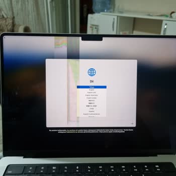 Gürgençler Macbook Ekran Sorunu
