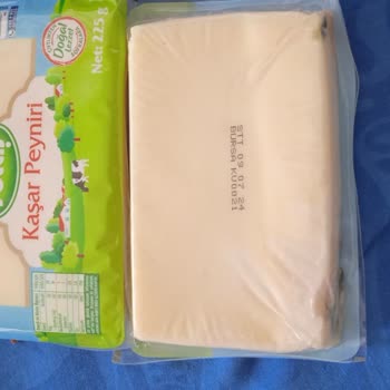 File Marketten Aldığım Sütaş Kaşar Peyniri Küflü Çıktı