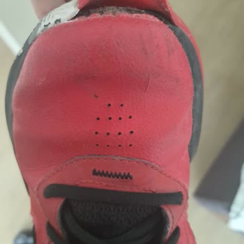 Amazon Üzerinden Aldığım Under Armour Çocuk Basketbol Ayakkabısının Ucu Açıldı!