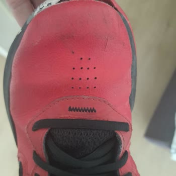 Amazon Üzerinden Aldığım Under Armour Çocuk Basketbol Ayakkabısının Ucu Açıldı!